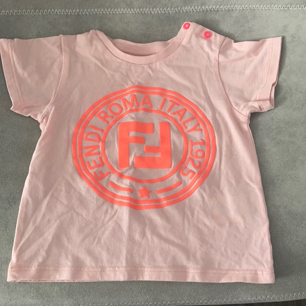 Fendi t shirt